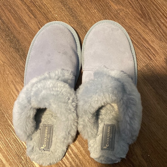 Koolaburra Shoes - Ugg slippers size 10 light blue